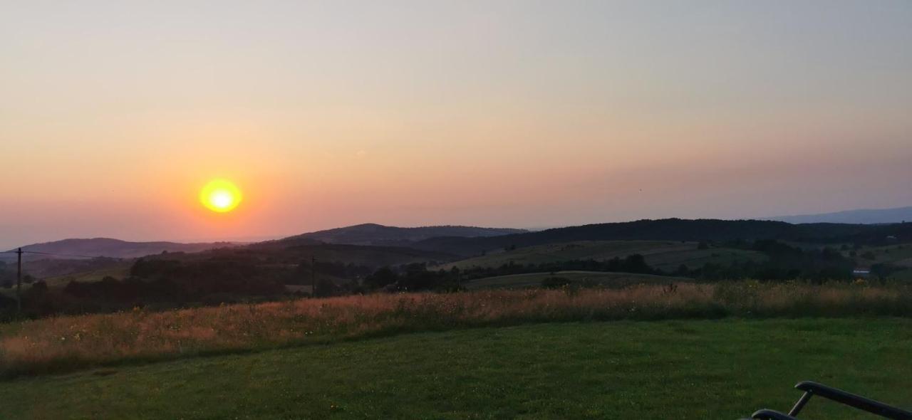 ואדו קרישולוי Mountaintop Panoramaview Casa In Bihor Apuseni מראה חיצוני תמונה